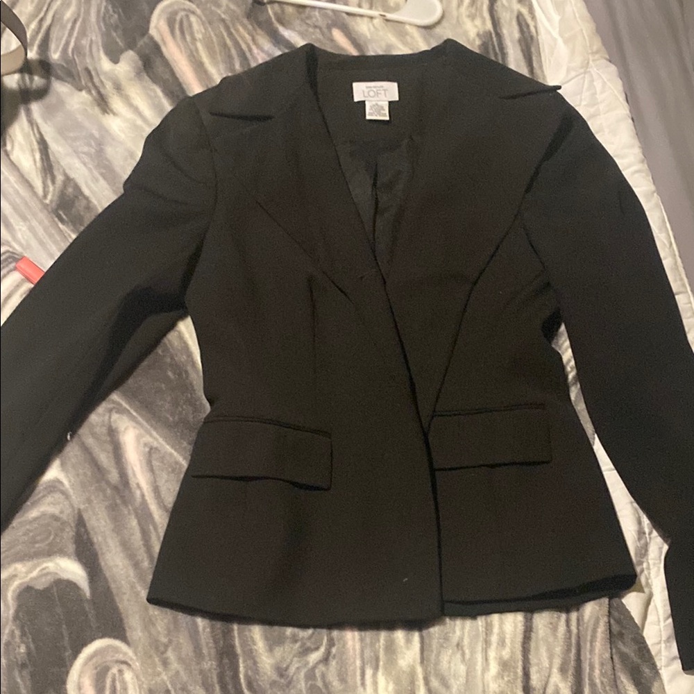 LOFT Black Tailored Blazer with Structured Shoulders